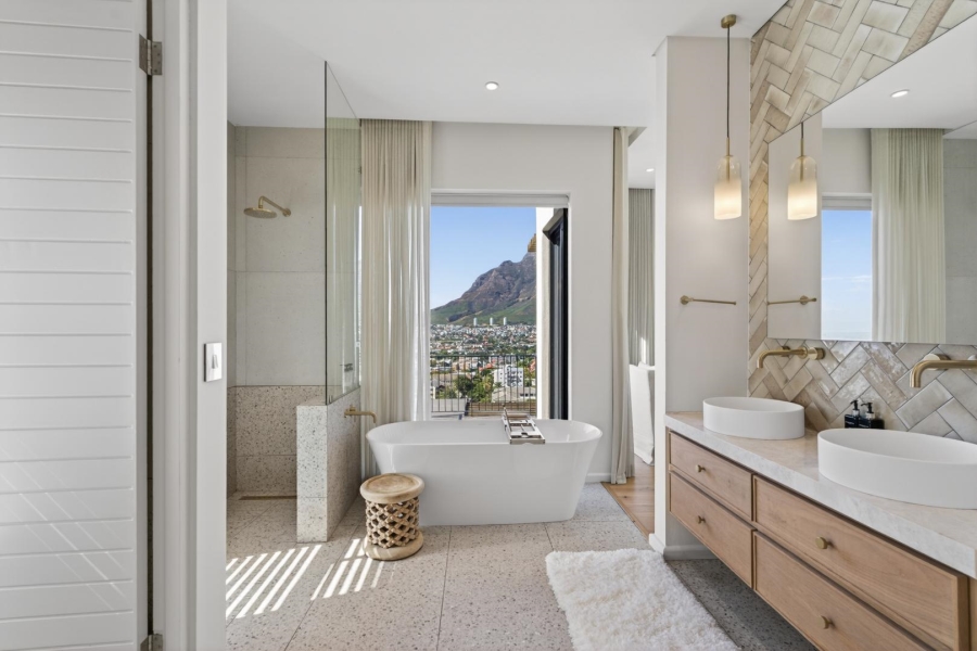 4 Bedroom Property for Sale in Tamboerskloof Western Cape